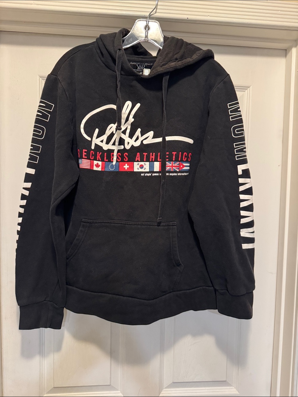 Y&R Men’s Black Pullover Hoodie